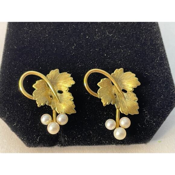 Vintage Krementz Earrings Gold Overlay Pearls Grape Leaf Screw Back Coquette - Picture 1 of 5